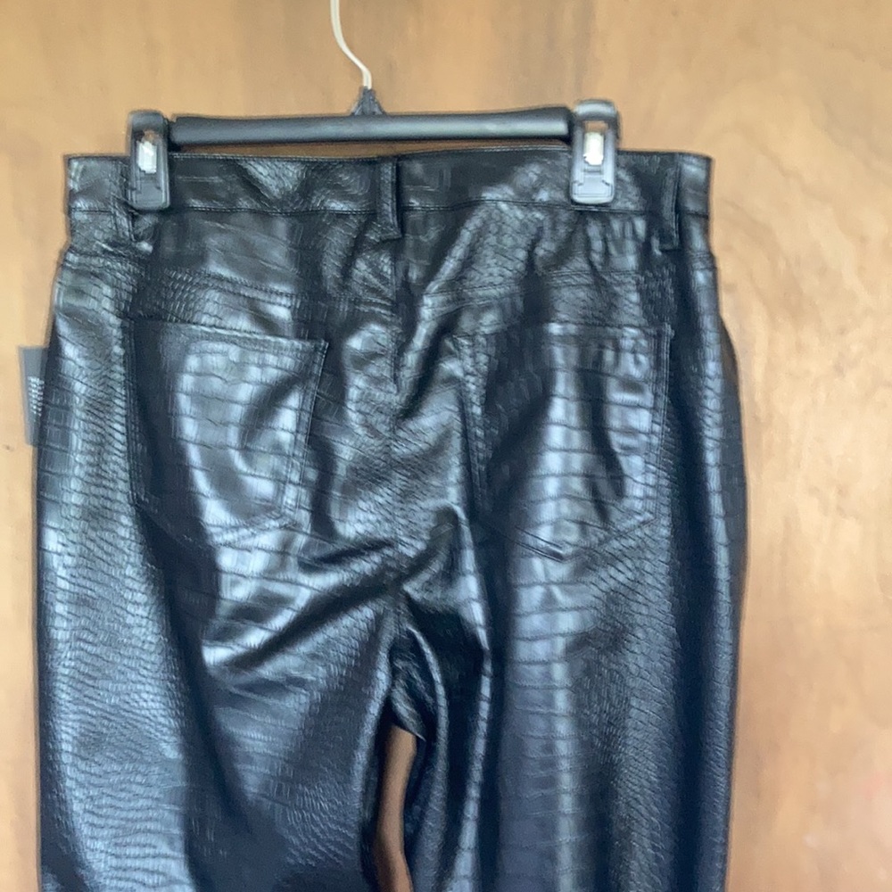 Baccini embossed black beauty pant faux crocodile animal print 12 - Picture 15 of 17